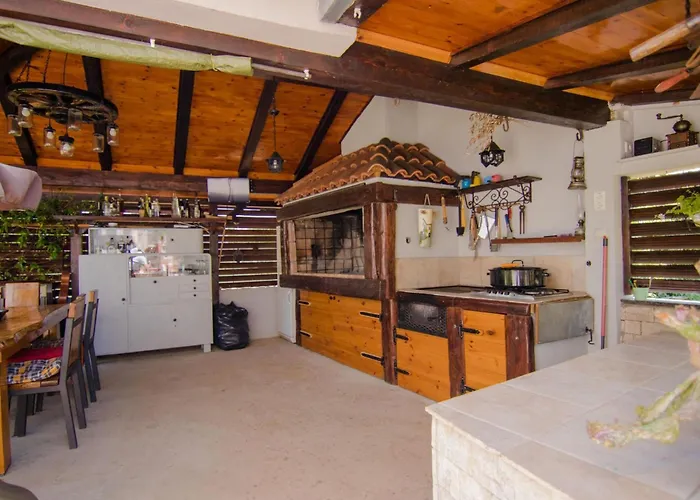 Aki Antonlea By Interhome Daire