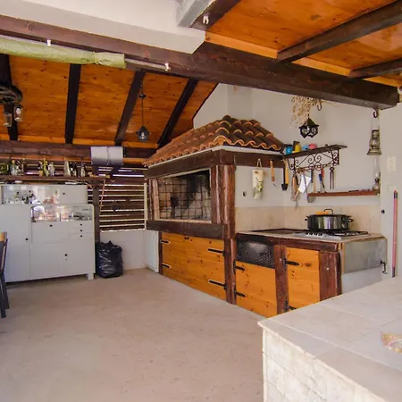 Aki Antonlea By Interhome Διαμέρισμα